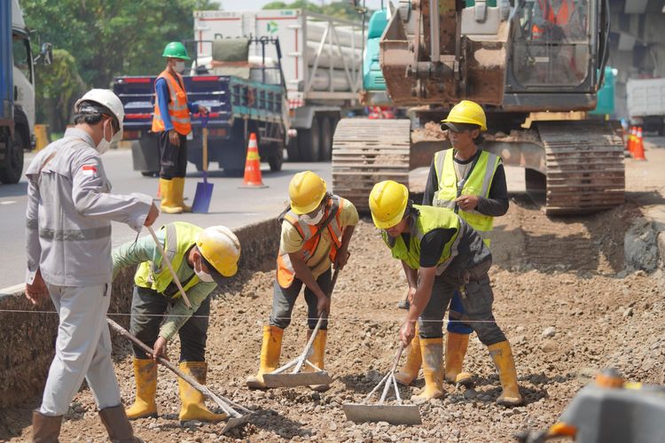 Hati-hati Macet, Ada Perbaikan Jalan di Tol Jakarta-Cikampek KM 28