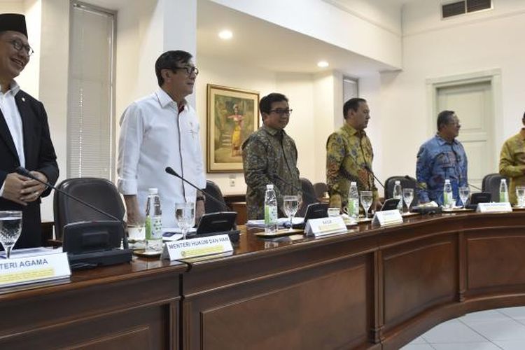 Suasana rapat terbatas di Kantor Presiden, Rabu (25/1/2017).