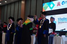 Wisuda 2024 UMHT, Wisudawan Diajak Siap Hadapi Era Digital dan Bersaing Global