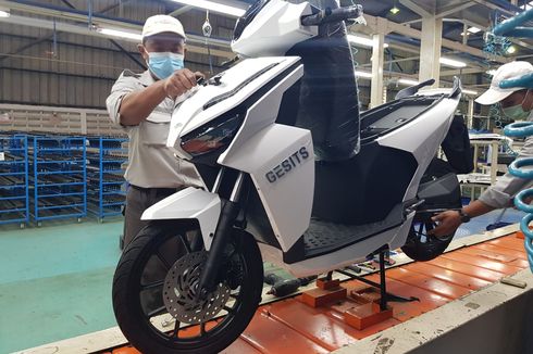 Jokowi Harap Gesits Jadi Motor Ekosistem Tukar Baterai