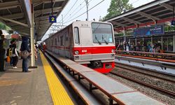 KRL Jabodetabek Beroperasi Normal, KAI Commuter Jamin Keamanan Publik