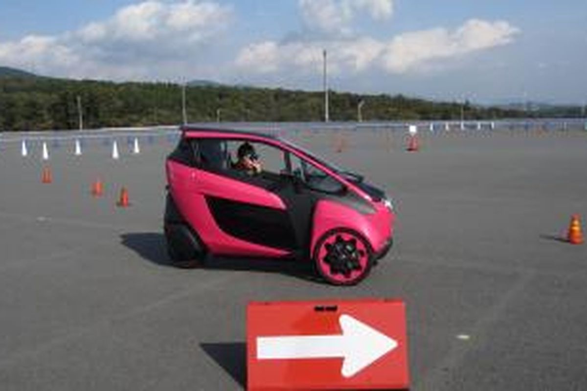 Pengujian Toyota i-Road di Fuji Speedway