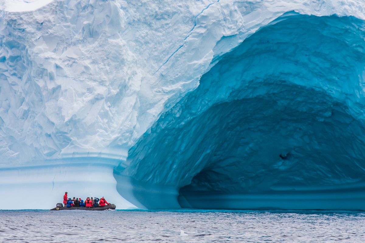 Ilustrasi gletser Antartika. Studi baru mengungkapkan gletser Antartika mencair lebih cepat. Pencairan sejumlah gletser besar di benua ini membawa Antartika pada 'Kiamat Gletser' yang dampaknya akan membuat permukaan laut global meningkat.