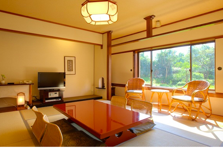 Ruang tamu bergaya Jepang.