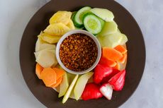 Resep Rujak Buah dan Sausnya, Penangkal Enek Makanan Bersantan 