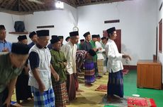 Jemaah Masjid Aolia Gunungkidul Mulai Shalat Tarawih