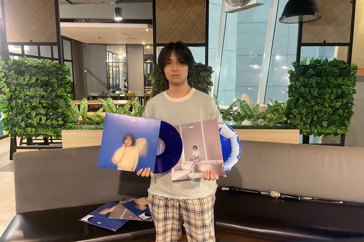 Weda Mauve Rilis Album Denial dalam Bentukan Vinyl 