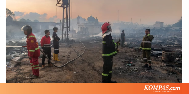 Kebakaran Besar di Sungai Bali, Pulau Sebuku, Ratusan Rumah Hangus Terbakar