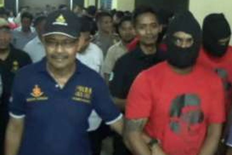 Tiga warga negara asing (WNA) asal India ditangkap mengedarkan sabu sebesar 1 kilogram di Sulsel.