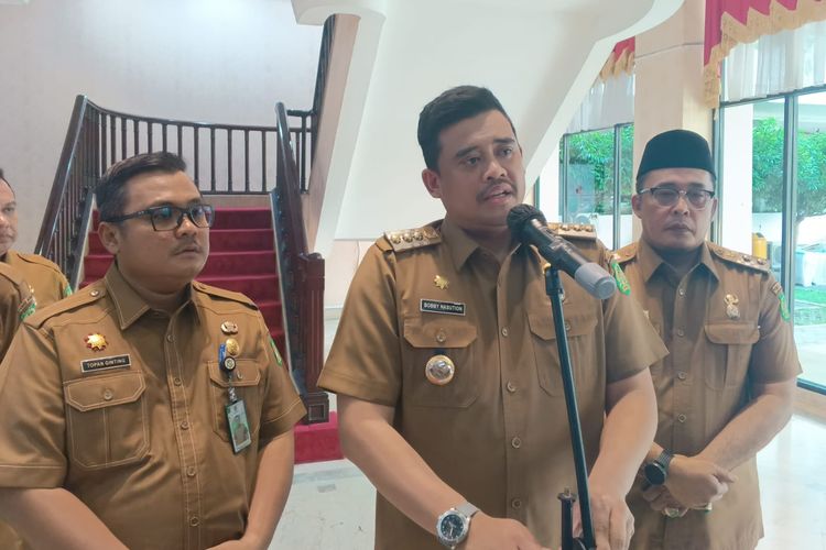 Wali Kota Medan Bobby Nasution saat ditanya wartawan di kantornya, Senin (27/5/2024) 
