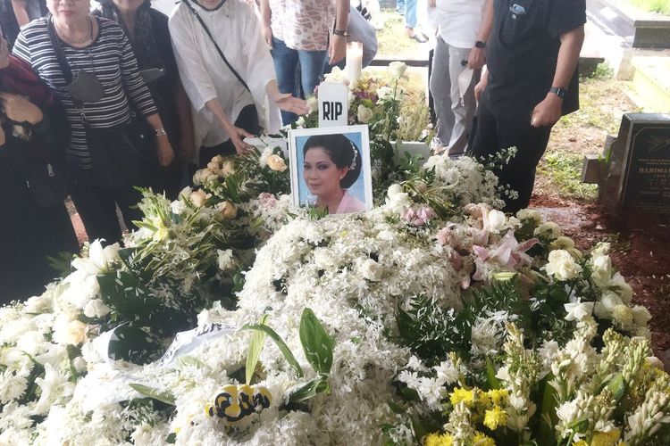 Makam Rima Melati di Taman Pemakaman Umum (TPU) Jakarta Selatan, Sabtu (25/6/2022). 