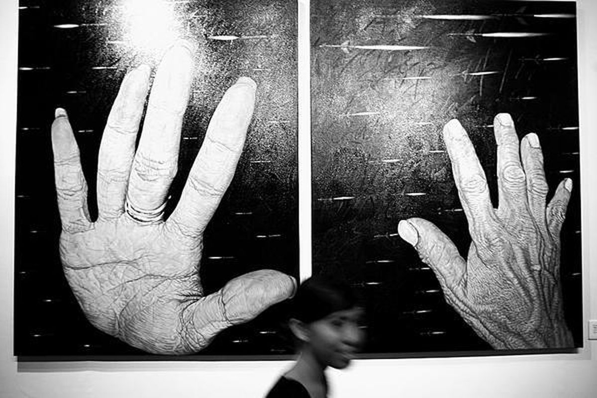 Karya seni rupa berjudul �STO...P!, 2007� karya AA Gede Darmayuda dipamerkan bersama karya delapan seniman lain yang tinggal di Bali, di Bentara Budaya Jakarta. Pameran seni rupa bertajuk �Ahimsa� tersebut berlangsung 24 April hingga 4 Mei.  