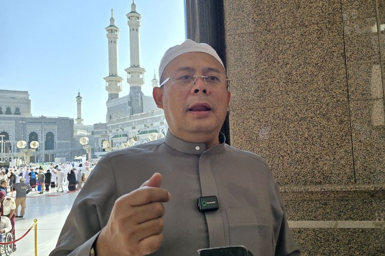 Ketua Tim Pengawas (Timwas) Haji DPR RI Cucun Ahmad Syamsurijal saat kegiatan pengawasan ibadah haji 2025 di Makkah, Arab Saudi, Selasa (10/6/2025). 
