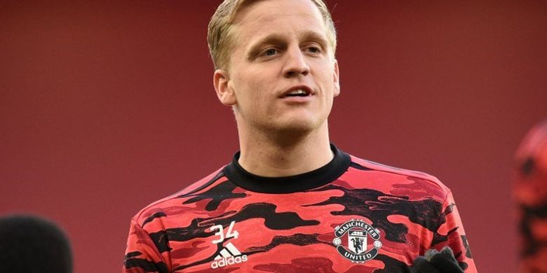 Tahukah Kamu? Setelah Lepas Martial, Man United Akan "Sekolahkan" Van de Beek?