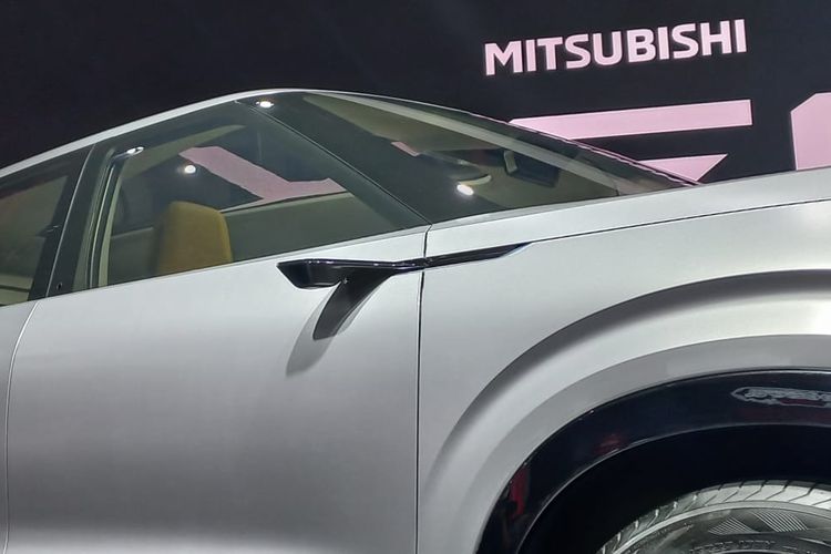 Mobil konsep Mitsubishi XFC Concept dipamerkan pada Indonesia International Motor Show (IIMS) 2023