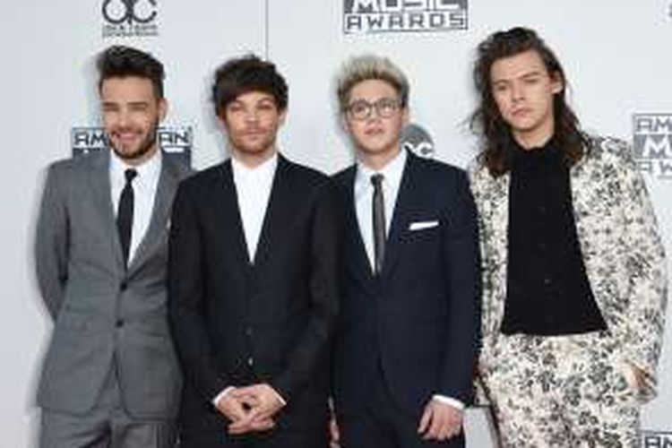 Para personel One Direction, (dari kiri) Liam Payne, Louis Tomlinson, Niall Horan, dan Harry Styles menghadiri American Music Awards pada 22 November 2015.