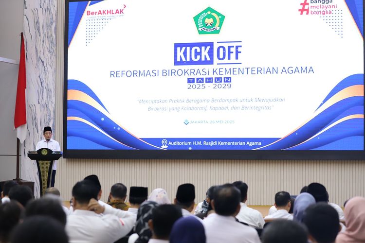 Menteri Agama (Menag) Nasaruddin Umar menghadiri acara Kick Off Reformasi Birokrasi (RB) Kementerian Agama (Kemenag) Tahun 2025-2029 di Jakarta, Senin (26/5/2025). 
