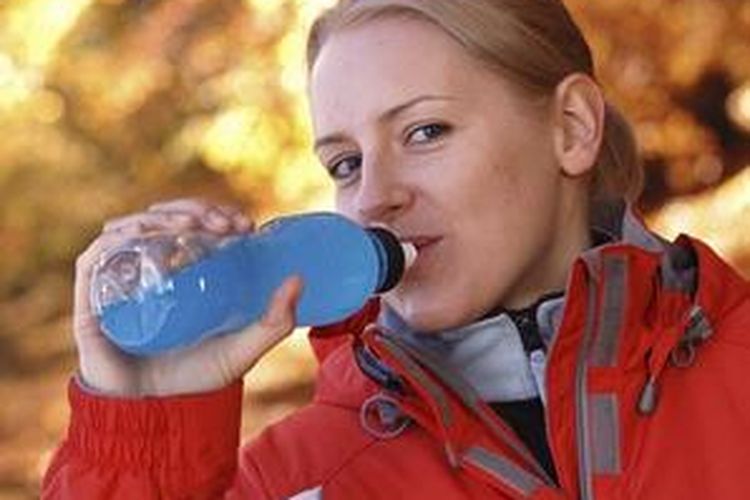 Hati-hati untuk penderita gagal ginjal, diabetes, jantung, dan gangguan lambung.