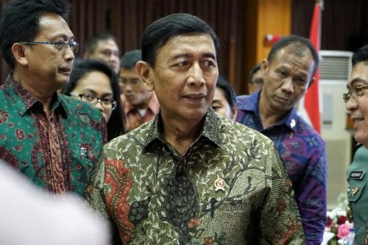 Menko Polhukam Wiranto saat menggelar pertemuan dengan tokoh masyarakat dan pemimpin redaksi media massa, di kantor Kemenko Polhukam, Jakarta Pusat, Rabu (8/2/2017).