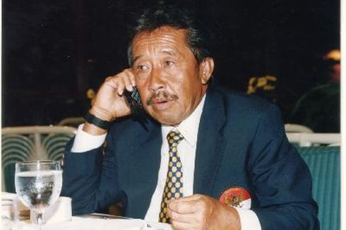 Rekam Jejak Bisnis Kayu Bob Hasan, Raja Hutan di Era Orde Baru