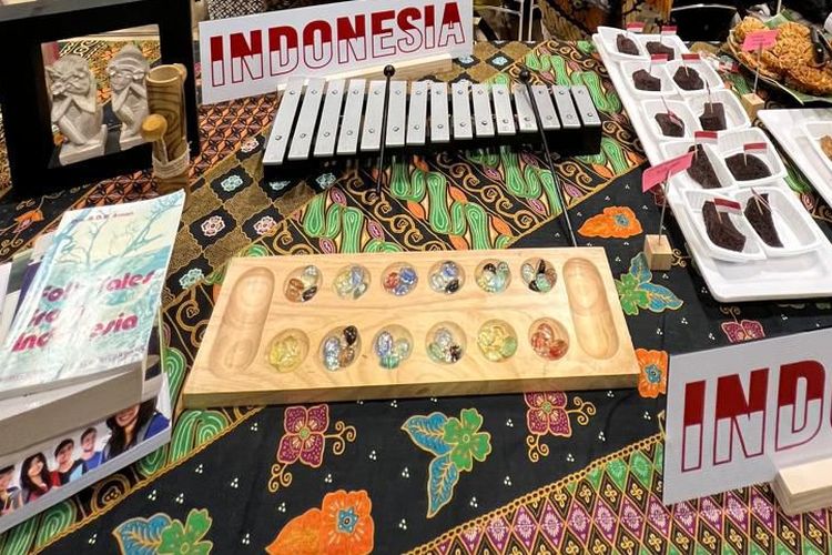 Permainan congklak dalam Festival of Nations 2025.