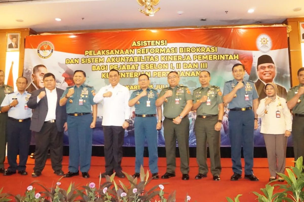 Kemhan bekerja sama dengan Kementerian Pemberdayaan Aparatur Negara dan Reformasi Birokrasi (Kemen PANRB) mengadakan kegiatan Asistensi Pelaksanaan Reformasi Birokrasi dan Akuntabilitas Instansi Pemerintah Bagi Pejabat Eselon I, II dan III Kemhan, di Jakarta, Senin (15/7/2019).