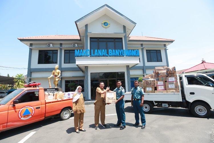 Pemkab Banyuwangi salurkan bantuan kemanusiaan dari masyarakat untuk korban perang di Palestina melalui fasilitas pengiriman dari TNI AL.