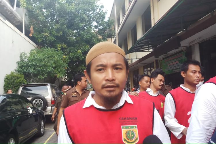 Terdakwa Zul Zivilia atas dugaan kasus kepemilikan dan penyalahgunaan narkoba saat ditemui seusai sidang tuntutan di Pengadilan Jakarta Utara, Senin (9/12/2019).