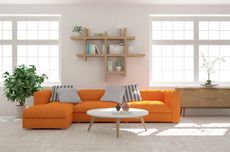 4 Hal yang Perlu Dipertimbangkan Sebelum Memakai Sofa Berwarna Cerah