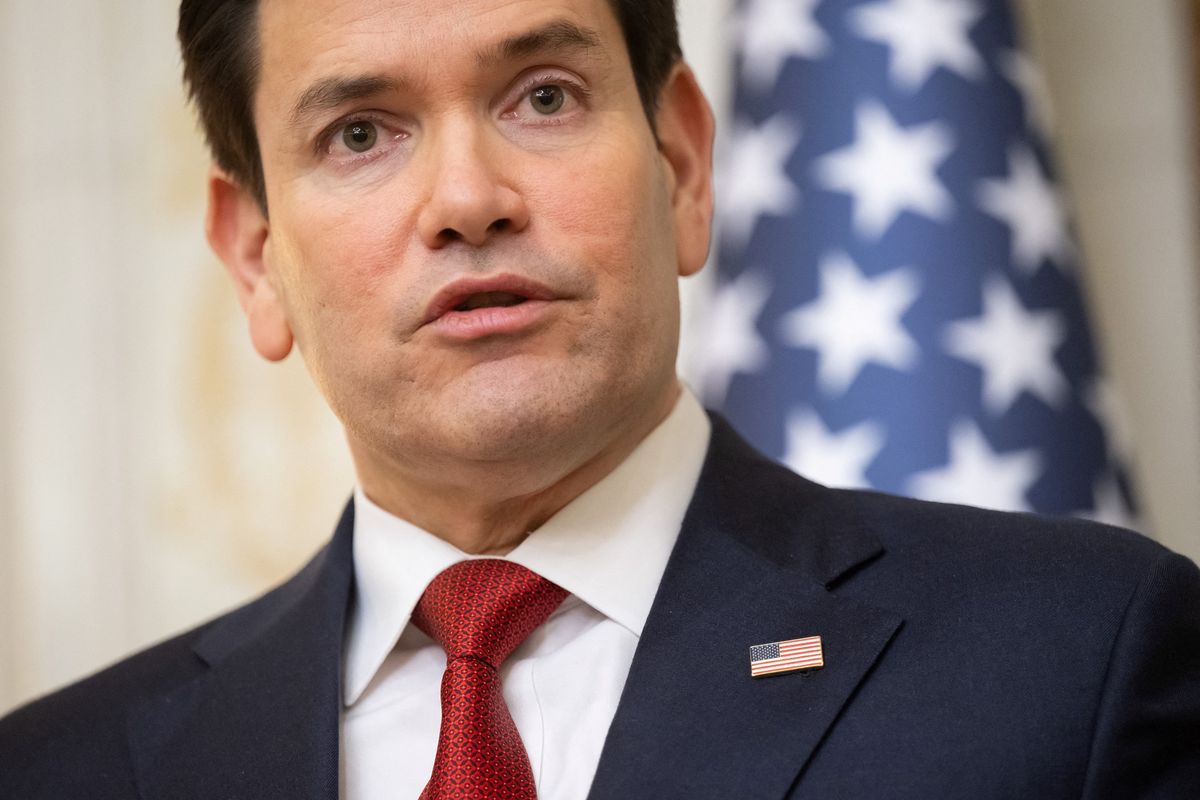 Menteri Luar Negeri Amerika Serikat Marco Rubio saat berbicara kepada media setelah bertemu delegasi Ukraina di Jeddah, Arab Saudi, 11 Maret 2025. Rubio minta Qatar tetap jadi mediator Israel-Hamas, meski Doha dibom Israel. 
