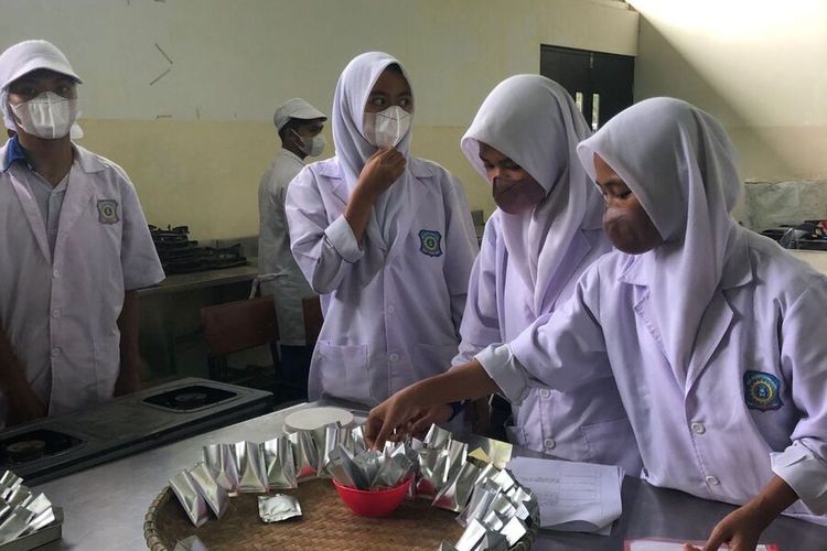 Sekolah binaan PT. Astra International Tbk melalui Yayasan Pendidikan Astra-Michael D. Ruslim (YPA-MDR) meraih predikat sekolah unggul dalam acara Media Tour bertajuk Sekolah Unggul untuk Indonesia di SMKN 1 Leuwiliang, Kabupaten Bogor, Jawa Barat, Rabu (23/11/2022).