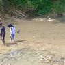 Jalan ke Sekolah Putus, Anak-anak Cianjur Terpaksa Terjun ke Sungai