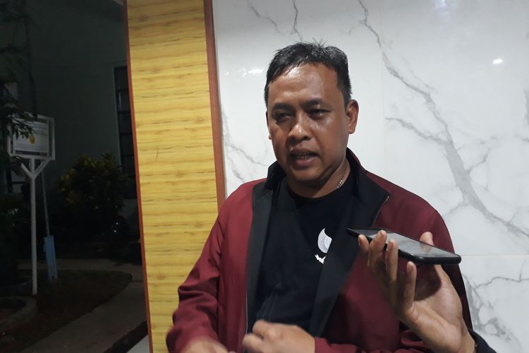 Wakil Wali Kota Bekasi Tri Adhianto kepada awak media si Bendungan Kali Bekasi, Kota Bekasi, Minggu (5/1/2020).