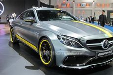 Jumpa Mercedes-AMG “Berjubah” Mobil Balap