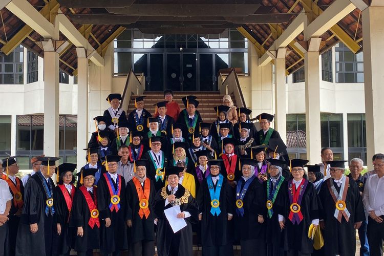 Warga dan alumni Universitas Indonesia (UI) gelar deklarasi kebangsaan di Rotunda UI, Depok, Jumat (2/2/2024).