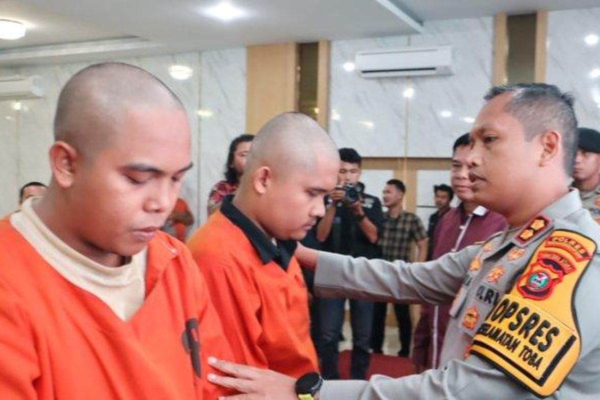Kapolres Padangsidimpuan AKBP Wira Prayatna saat menjelaskan kronologi kasus penipuan dan penggelapan Rp1,2 miliar di UMTS, Sabtu (22/2/2025).