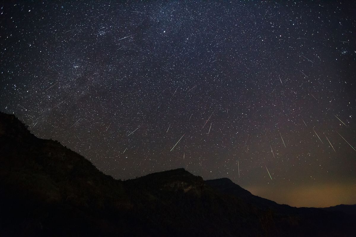 Ilustrasi hujan meteor Geminid