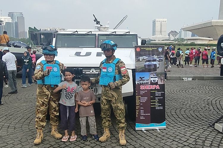 Masyarakat Tumpah Ruah Lihat Pameran Alutsista di Monas, Ada yang Bercita-cita Jadi TNI