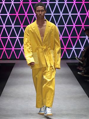 Koleksi Purna yang dibawakan oleh desainer Rama Dauhan berkolaborasi bersama Alleira Batik untuk Plaza Indonesia Mens Fashion Week 2019.