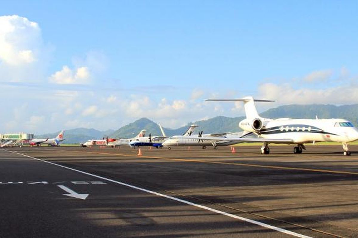 Bandara Sam Ratulangi Manado.