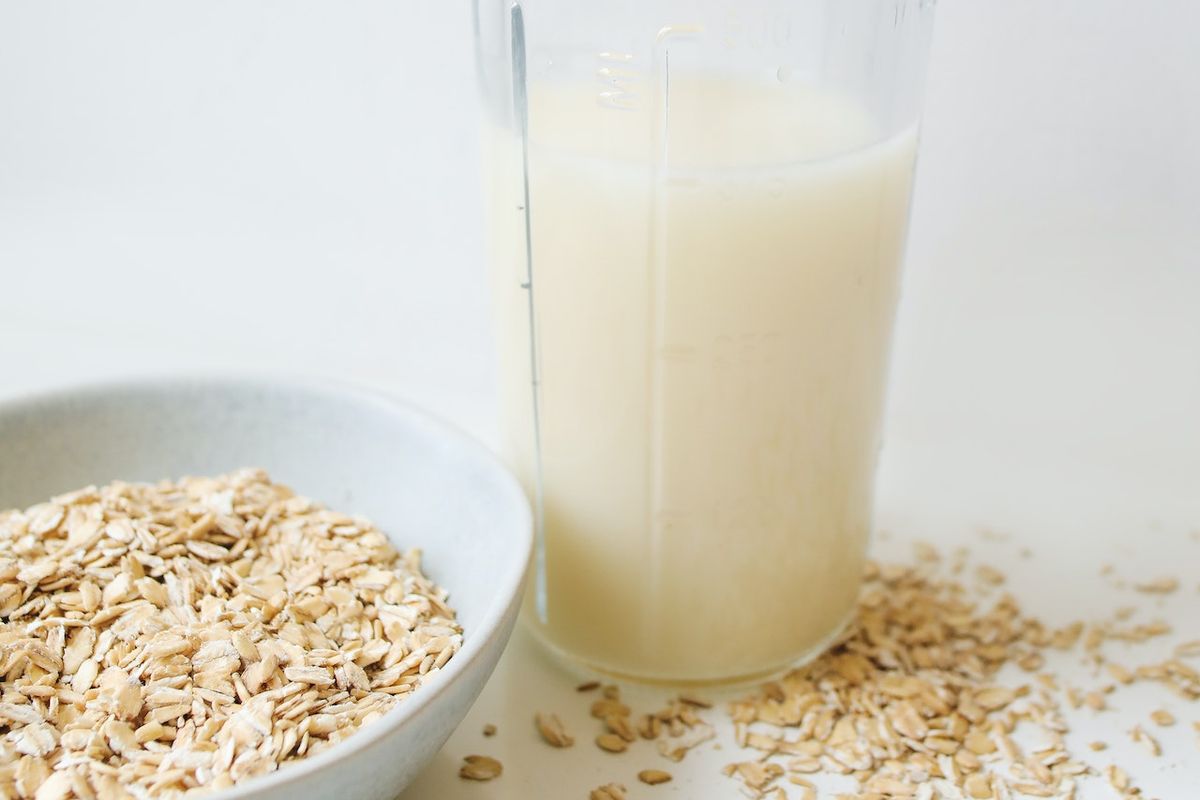 Ilustrasi oat milk