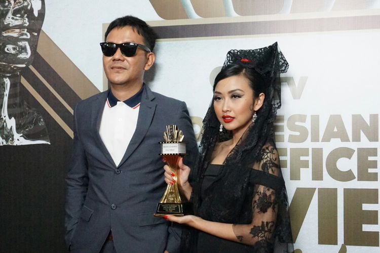 Duo The Spouse dalam Indonesian Box Office Movie Awards 2018 di Emtek City, Daan Mogot, Jakarta Barat, Jumat (23/3/2018).
