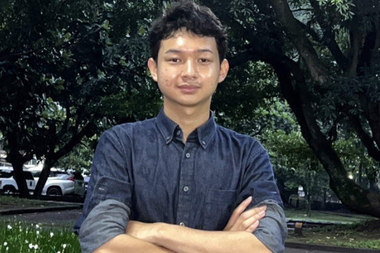 Muhammad Rakha Dizionario menjadi mahasiswa tingkat akhir di ITB pada usia 19 tahun.