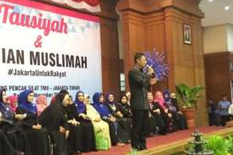 Calon gubernur DKI Jakarta, Agus Harimurti Yudhoyono, menyebut kehadirannya dalam acara Tausiyah dan Kajian Muslimah di TMII, Jakarta Timur, Rabu (9/11/2016), bukan bagian dari kampanye.