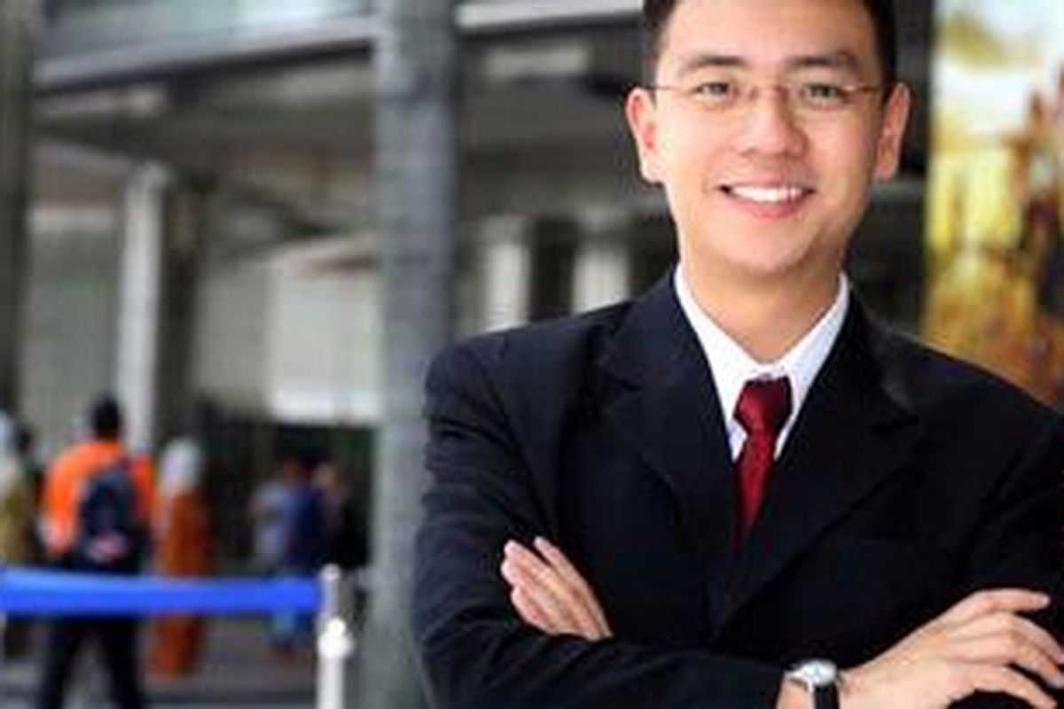 Dheyas, wirausahawan muda yang memanfaatkan internet dalam berbisnis.