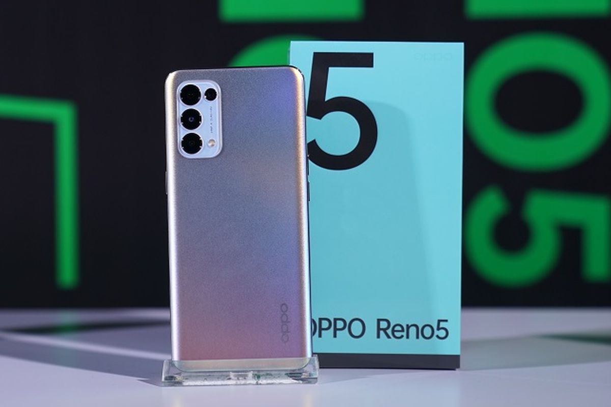 Oppo Reno5 varian Fantasy Silver