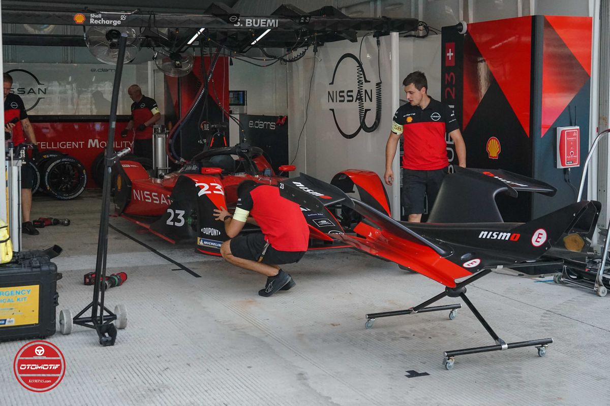 Paddock Tim Nissan e.dams Formula E