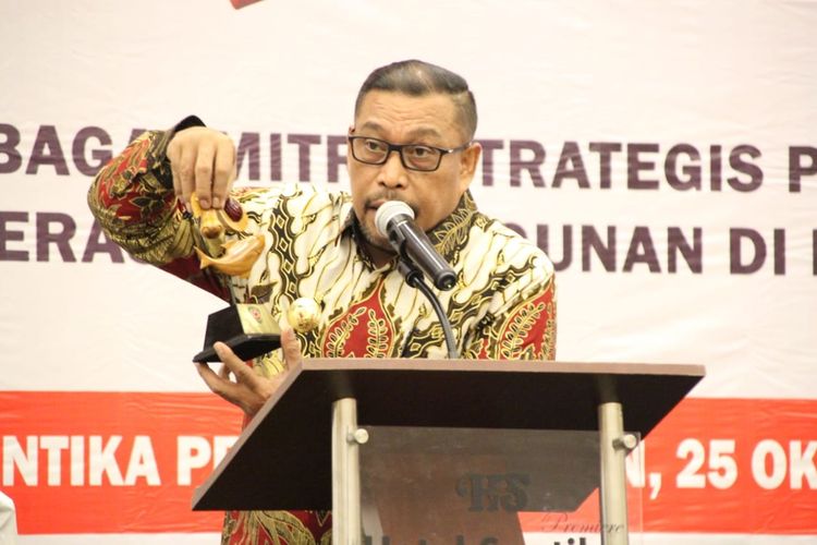 Gubernur Maluku., Murad Ismail memberikan sambutan dalam acara Muyawarah VIII Kadin Provinsi Maluku dan forum bisnis dan investasi di Hotel Santika Ambon, Jumat (25/10/2019)