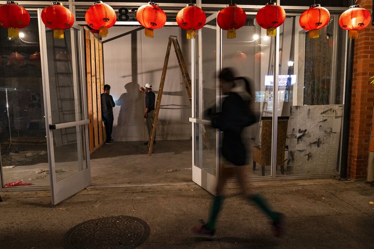 Bekas restoran China diubah menjadi ruang seniman di distrik Chinatown Los Angeles, Kamis (17/12/2020).