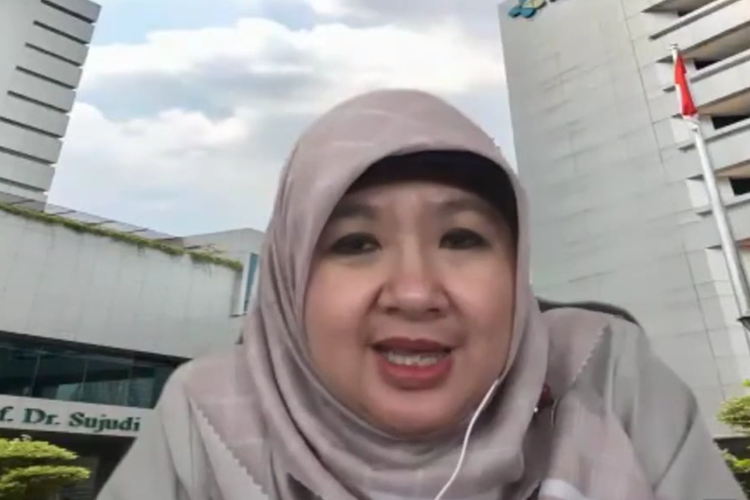 dr. Siti Nadia Tarmizi, M. Epid, Direktur P2PML Kementerian Kesehatan dalam seminar bertajuk Stigma TBC dan Hambatan Sosial Lainnya yang diselenggarakan secara daring oleh Stop TB Partnership Indonesia (STPI) bersama Perhimpunan Organisasi pPasien Tuberkulosis (POP TB) Indonesia dengan dukungan STOP TB Partnership Global pada Senin (14/6). 